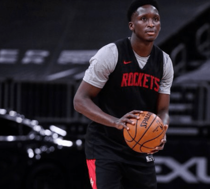 JNSPORTS-包含欧超杯倒计时，布莱顿今夜复出首秀，细节引发关注，媒体盛赞，训练强度明显提升的词条