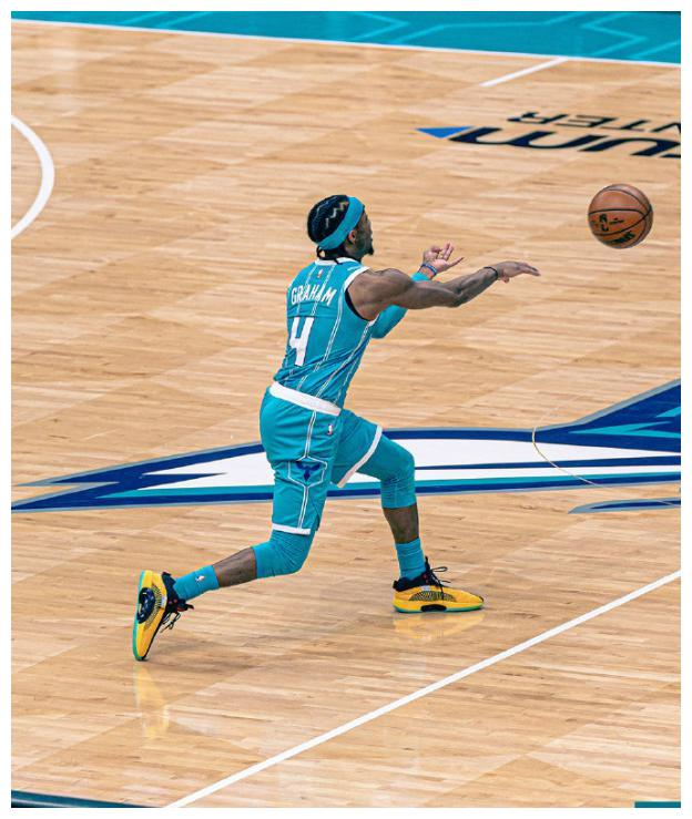 JNSPORTS-印第安纳步行者内部会议纪要流出——加时末段外线爆发，NBA总决赛使命明确，赛程密集仍需轮换(印第安纳步行者vs洛杉矶湖人)